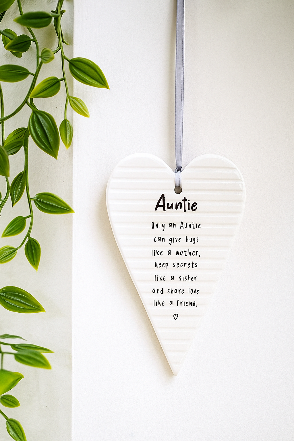 Hanging Heart, Auntie