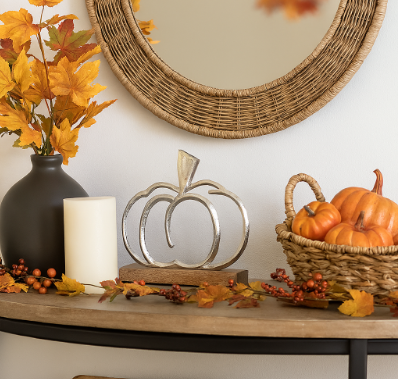 Pumpkin on wooden block, 18cm