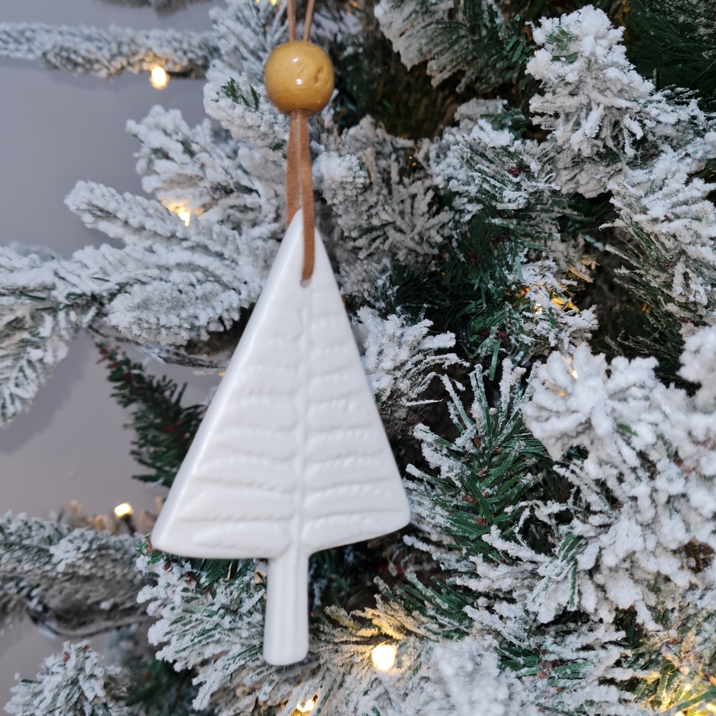Ceramic White Tree Hangers