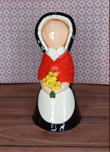 Ceramic Welsh Lady with Daffodil