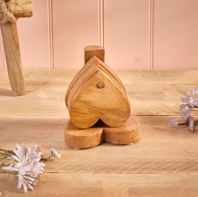 Mango Heart Wood Coaster with stand, set 6