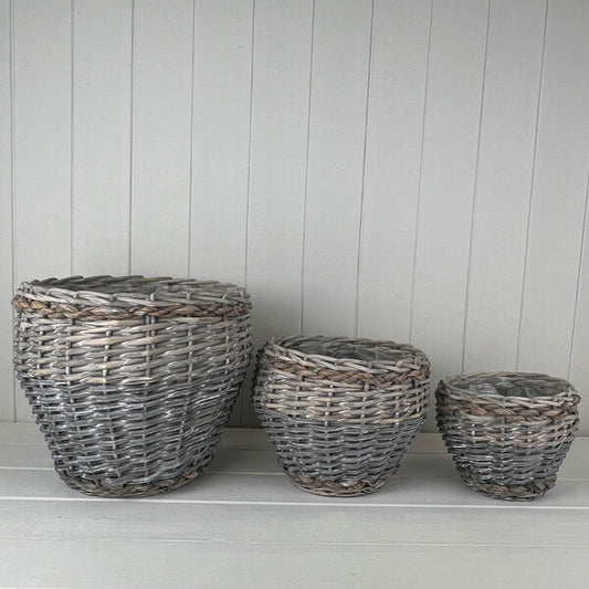 Set of Three Shaped Baskets L: H23.5/29cm TD26cm B17cm M: H18/22.5cm TD21cm B12cm S: H14.