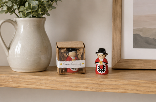 Welsh Lady Orament with box