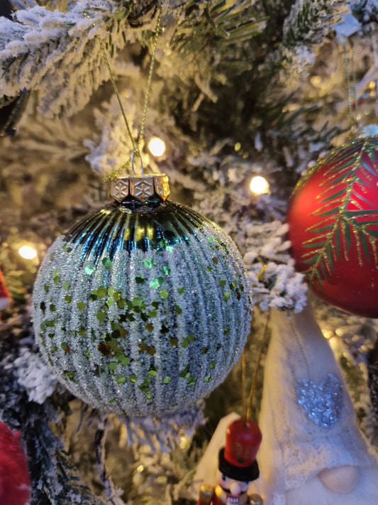 Green sparkle bauble
