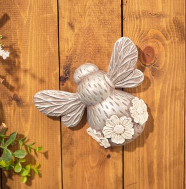 Daisy 3D Bee ornament