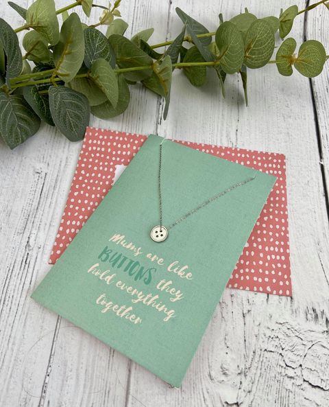 Mums are like buttons, necklace and card set